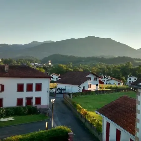 Bed & Breakfast Maison Bidegain Berria